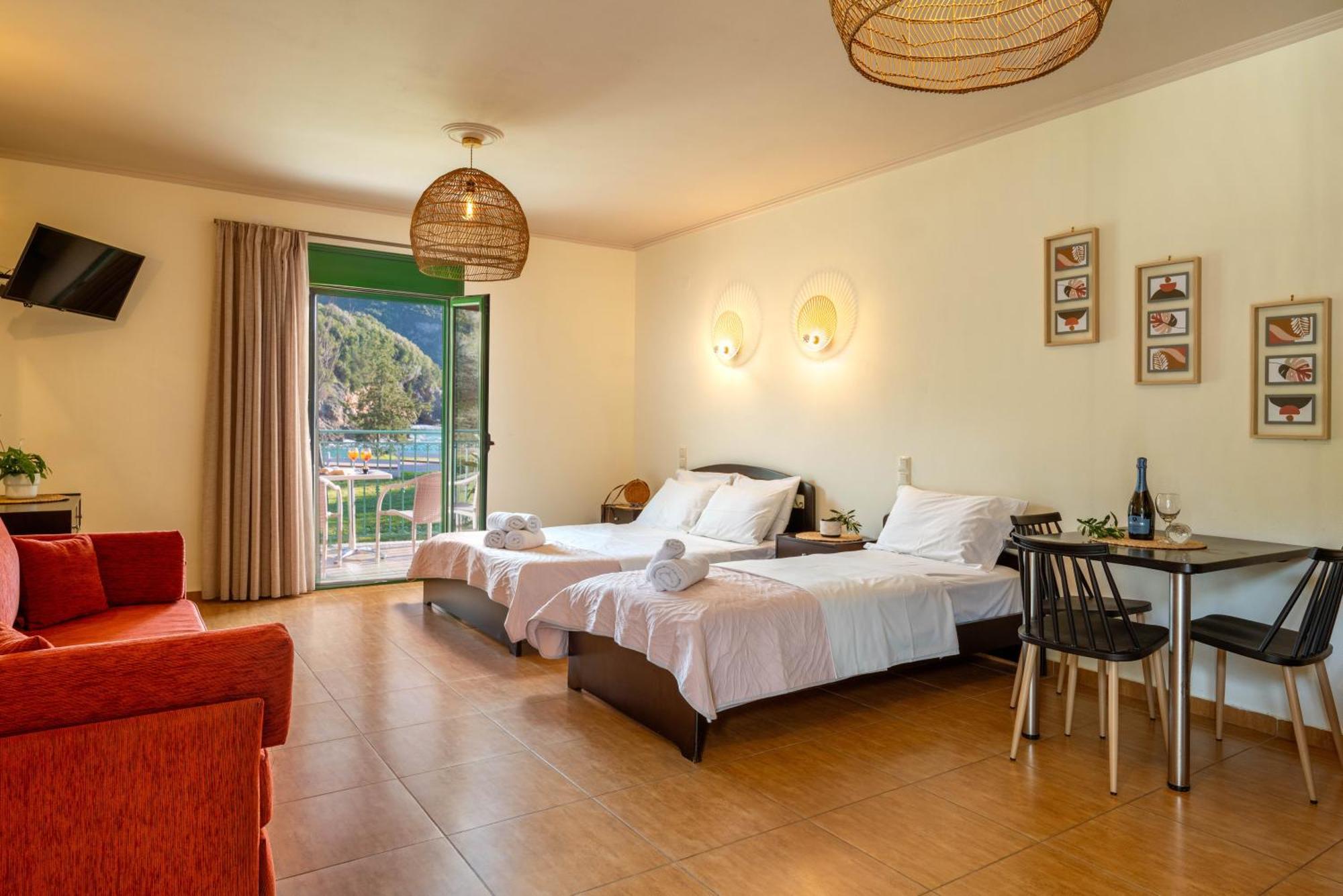 Aiora Suites Сивота Экстерьер фото