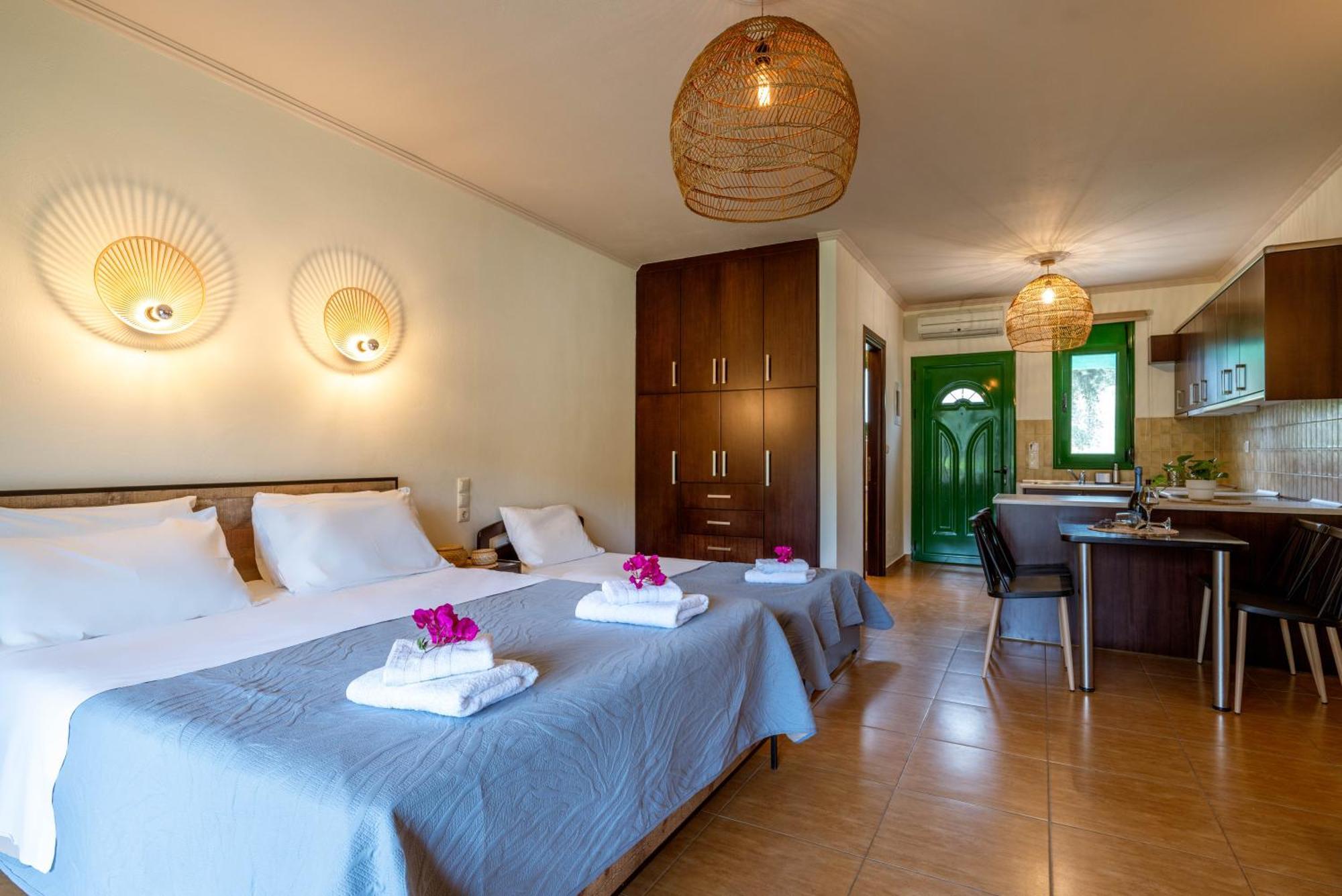 Aiora Suites Сивота Экстерьер фото