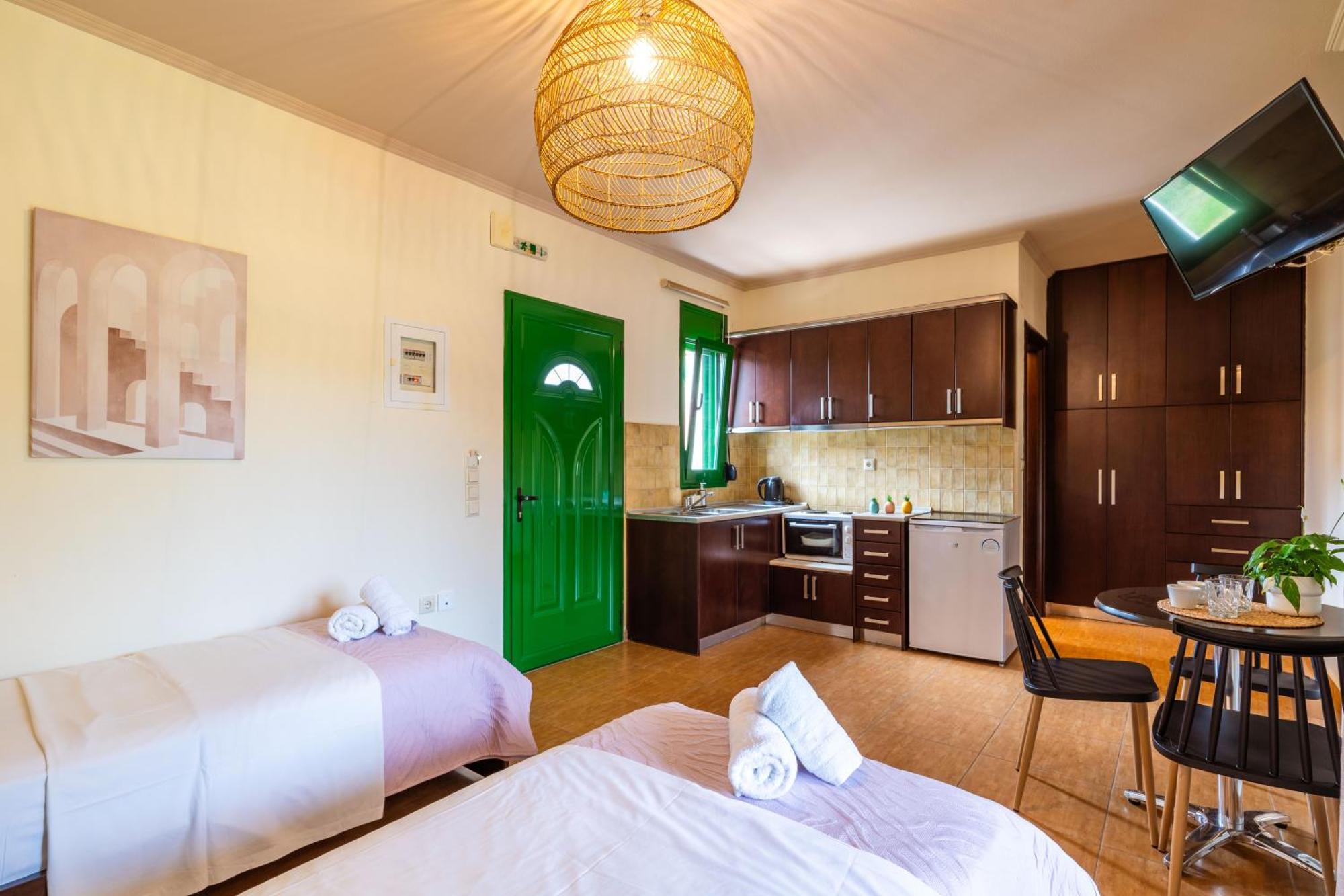 Aiora Suites Сивота Экстерьер фото