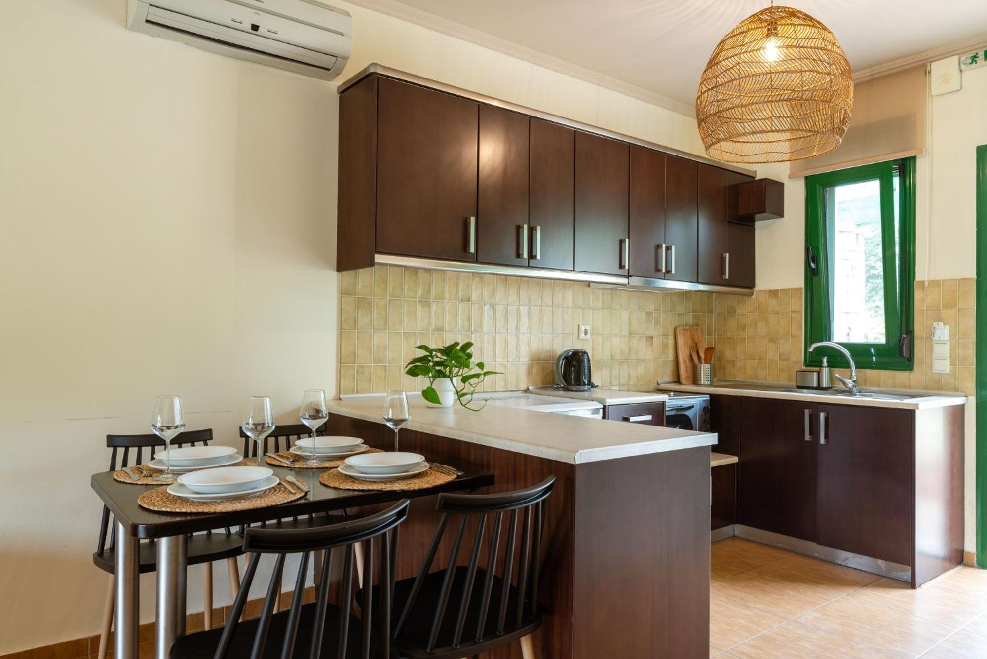 Aiora Suites Сивота Экстерьер фото